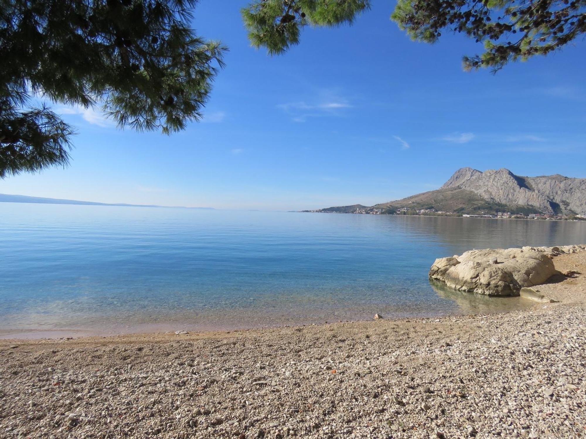 Apartment Hana Omis Bagian luar foto